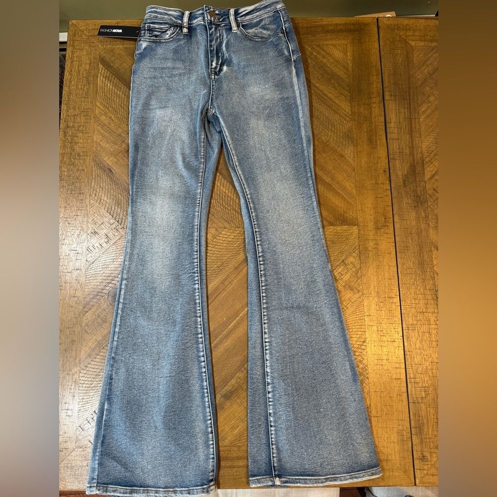 Fashion Nova Gemma Sculpting Stretch Vintage Wash High Waist Flare Jeans NWT - Picture 13 of 13
